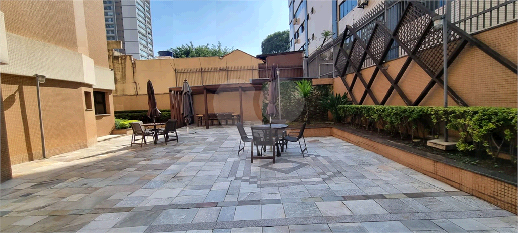 Apartamento com living para 2 ambientes, à venda em Perdizes.