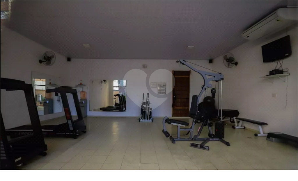 Apartamento com living para 2 ambientes, à venda em Perdizes.