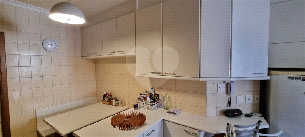 Apartamento com living para 2 ambientes, à venda em Perdizes.