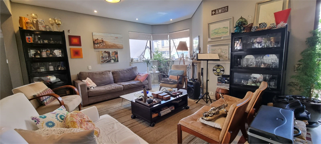 Apartamento com living para 2 ambientes, à venda em Perdizes.