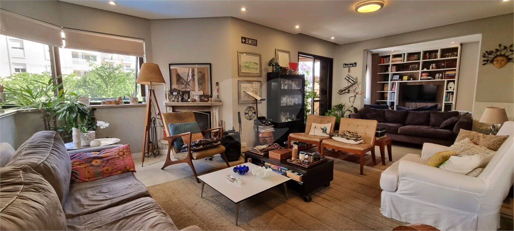 Apartamento com living para 2 ambientes, à venda em Perdizes.