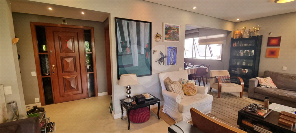 Apartamento com living para 2 ambientes, à venda em Perdizes.