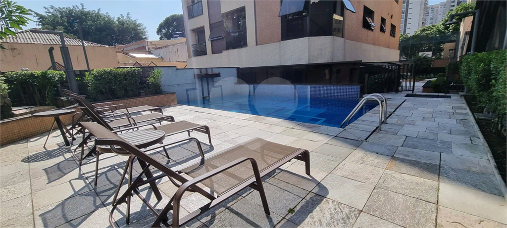 Apartamento com living para 2 ambientes, à venda em Perdizes.