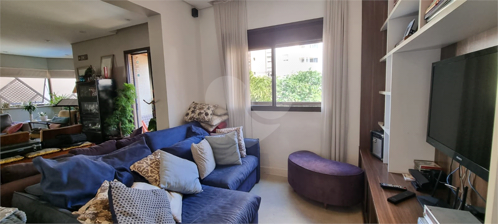 Apartamento com living para 2 ambientes, à venda em Perdizes.