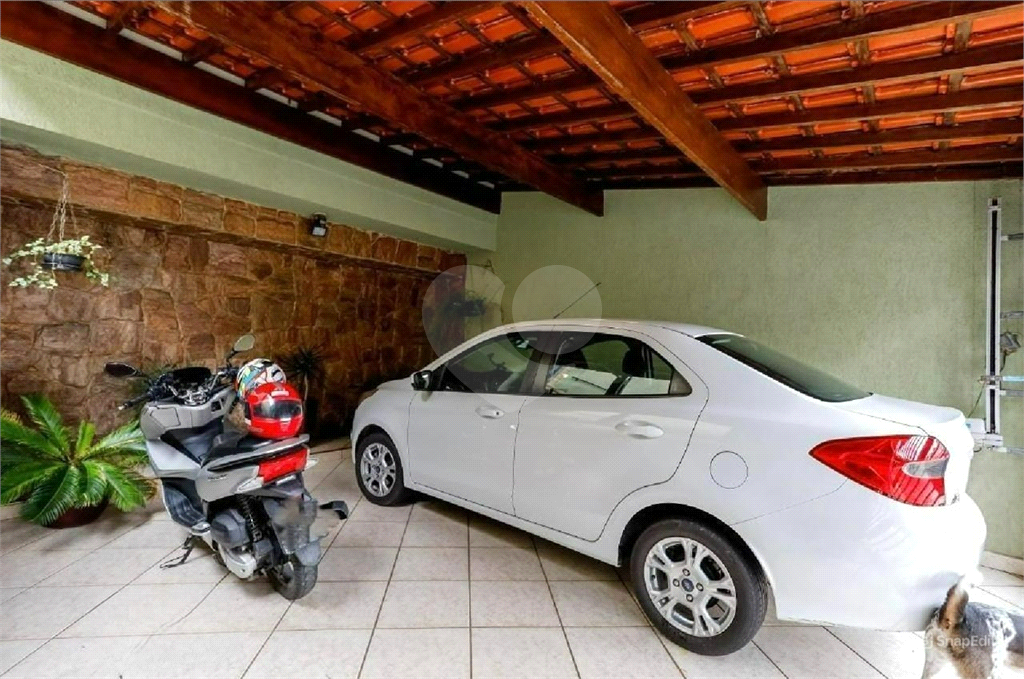 Sobrado 3 dormitórios, 2 vagas com churrasqueira no Horto Florestal.