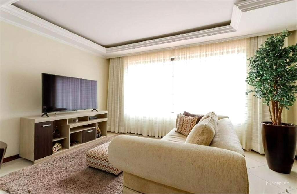 Sobrado 3 dormitórios, 2 vagas com churrasqueira no Horto Florestal.