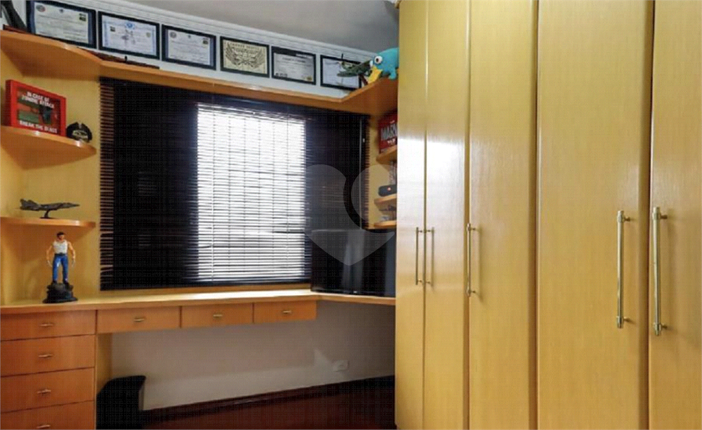 Sobrado 3 dormitórios, 2 vagas com churrasqueira no Horto Florestal.