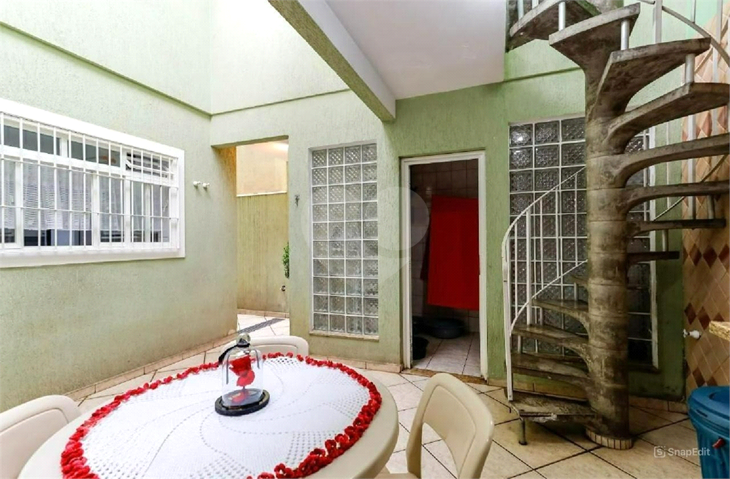 Sobrado 3 dormitórios, 2 vagas com churrasqueira no Horto Florestal.