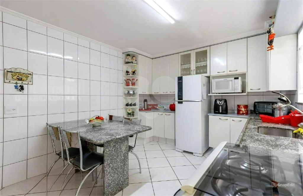 Sobrado 3 dormitórios, 2 vagas com churrasqueira no Horto Florestal.