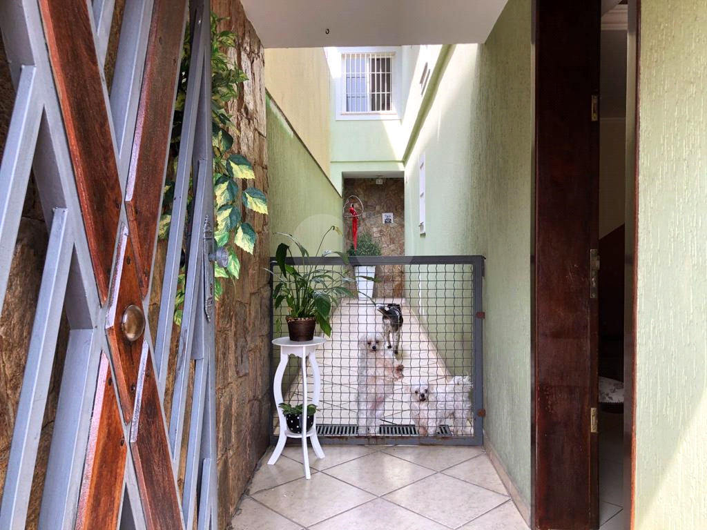 Sobrado 3 dormitórios, 2 vagas com churrasqueira no Horto Florestal.