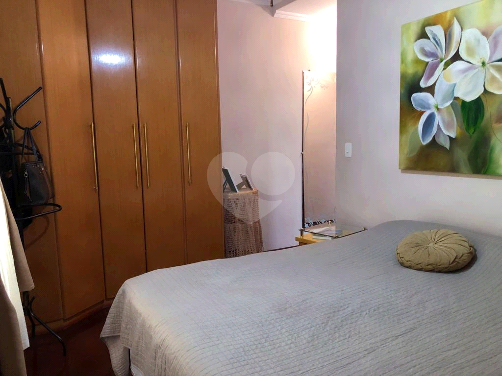 Sobrado 3 dormitórios, 2 vagas com churrasqueira no Horto Florestal.