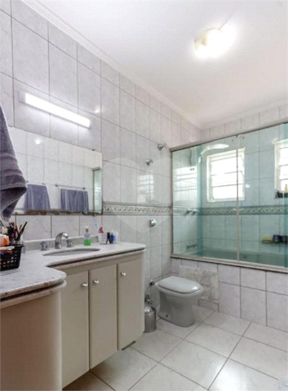 Sobrado 3 dormitórios, 2 vagas com churrasqueira no Horto Florestal.