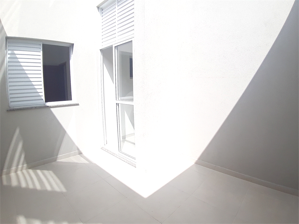 Estuda permuta em apartamento na Vila Constança