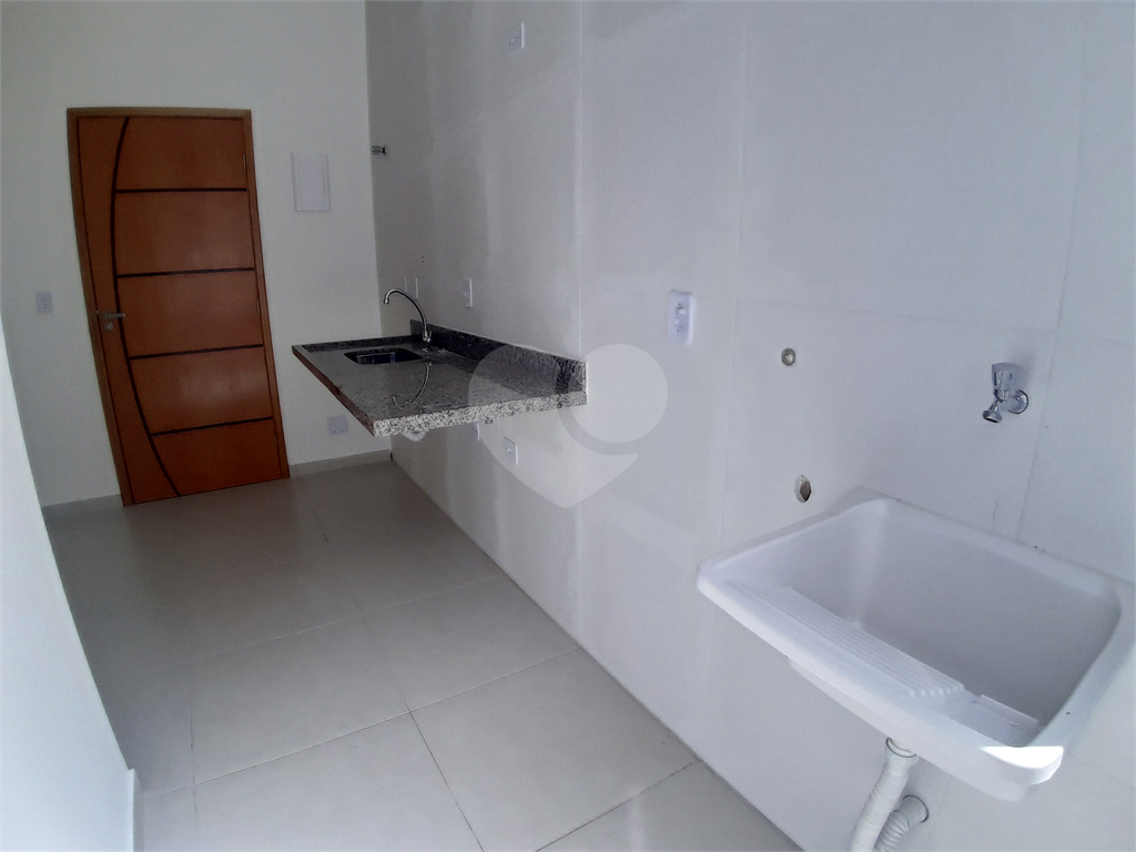 Apartamento pertinho do amplo comercio da Av Guapira. Otimo para investimento