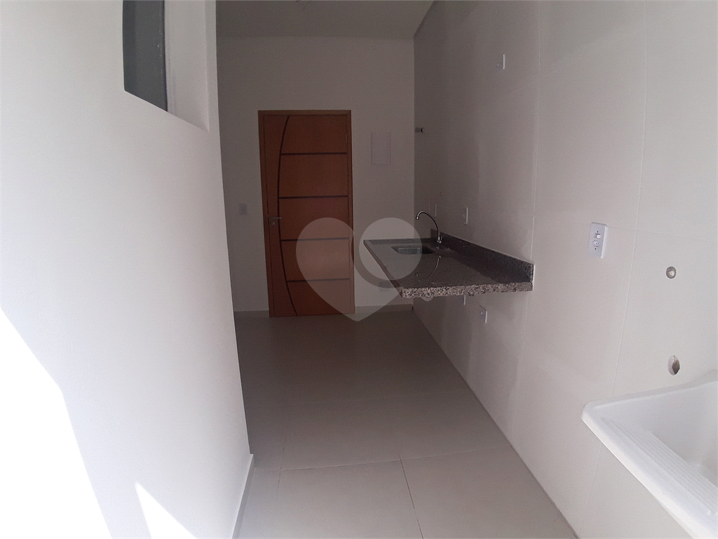 Apartamento pertinho do amplo comercio da Av Guapira. Otimo para investimento