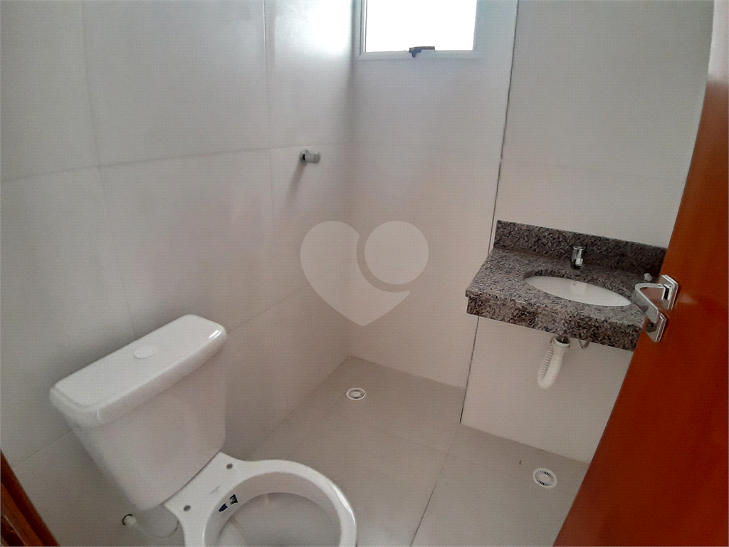 Apartamento pertinho do amplo comercio da Av Guapira. Otimo para investimento