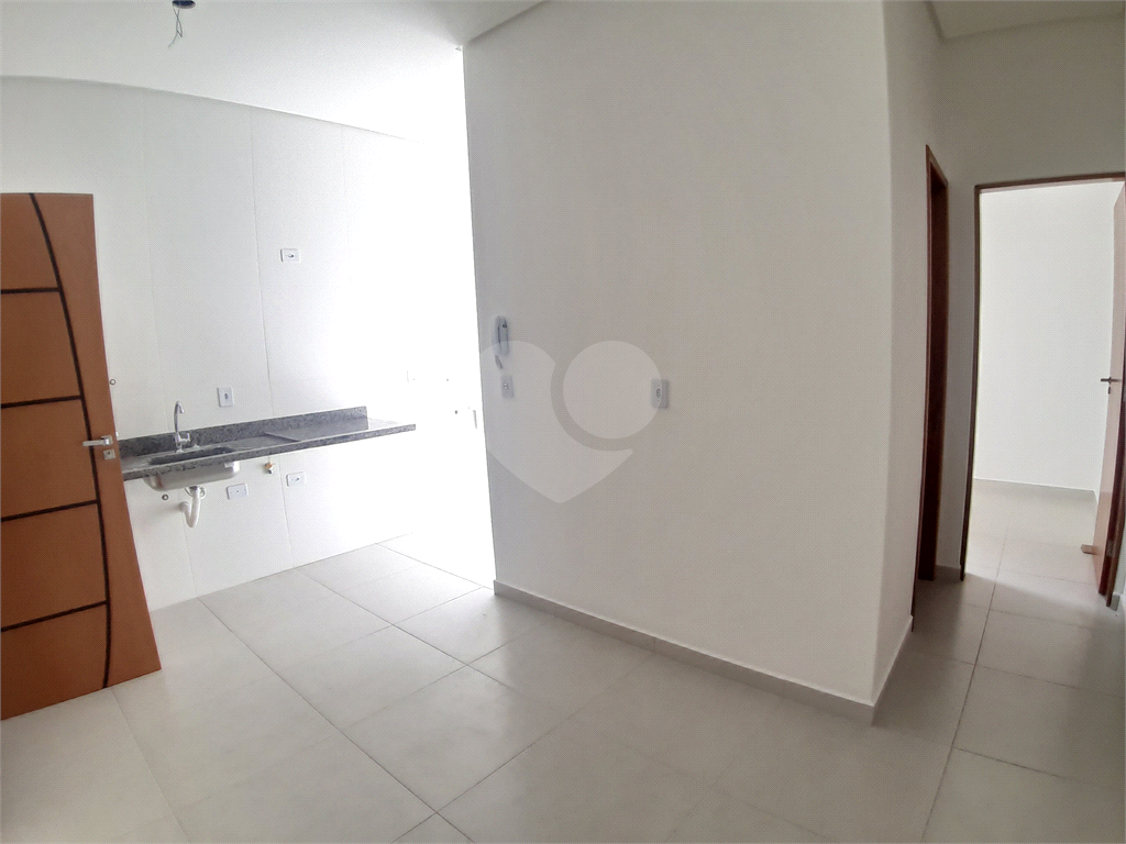 Apartamento pertinho do amplo comercio da Av Guapira. Otimo para investimento
