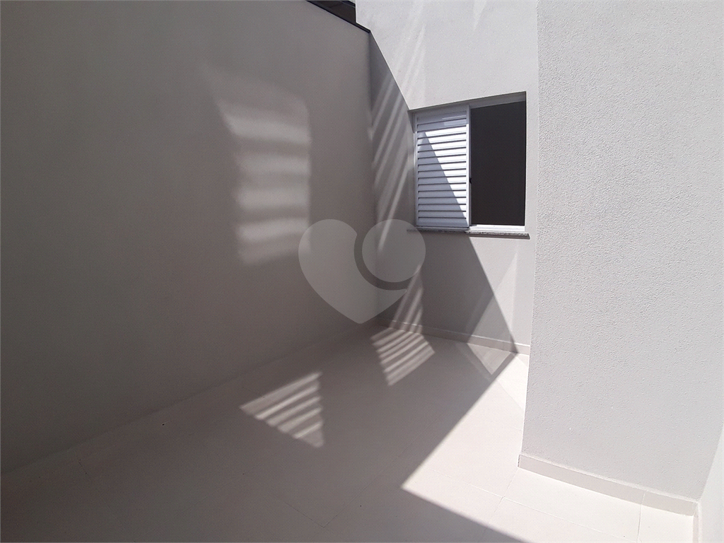 Apartamento pertinho do amplo comercio da Av Guapira. Otimo para investimento