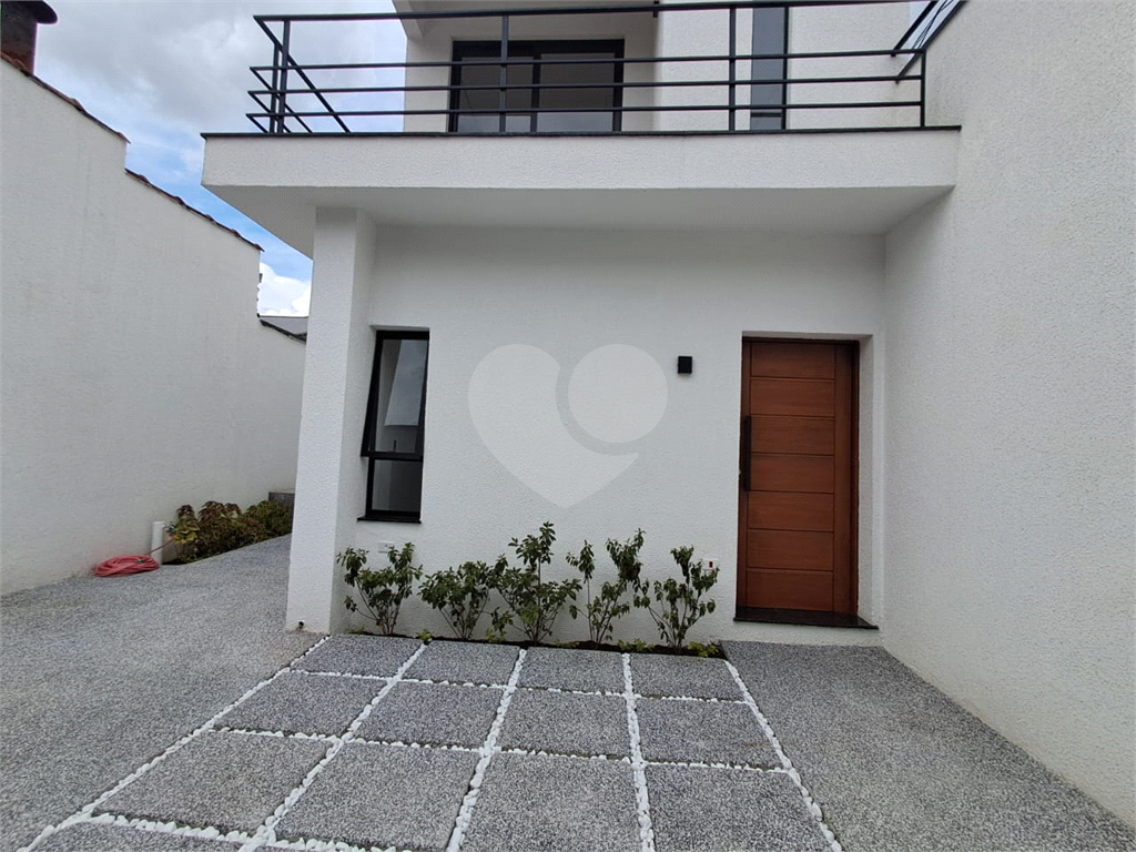 Casa sobrado de 112m² nova 2 suítes ambas com varanda 2 vagas área gourmet Vila Pompéia