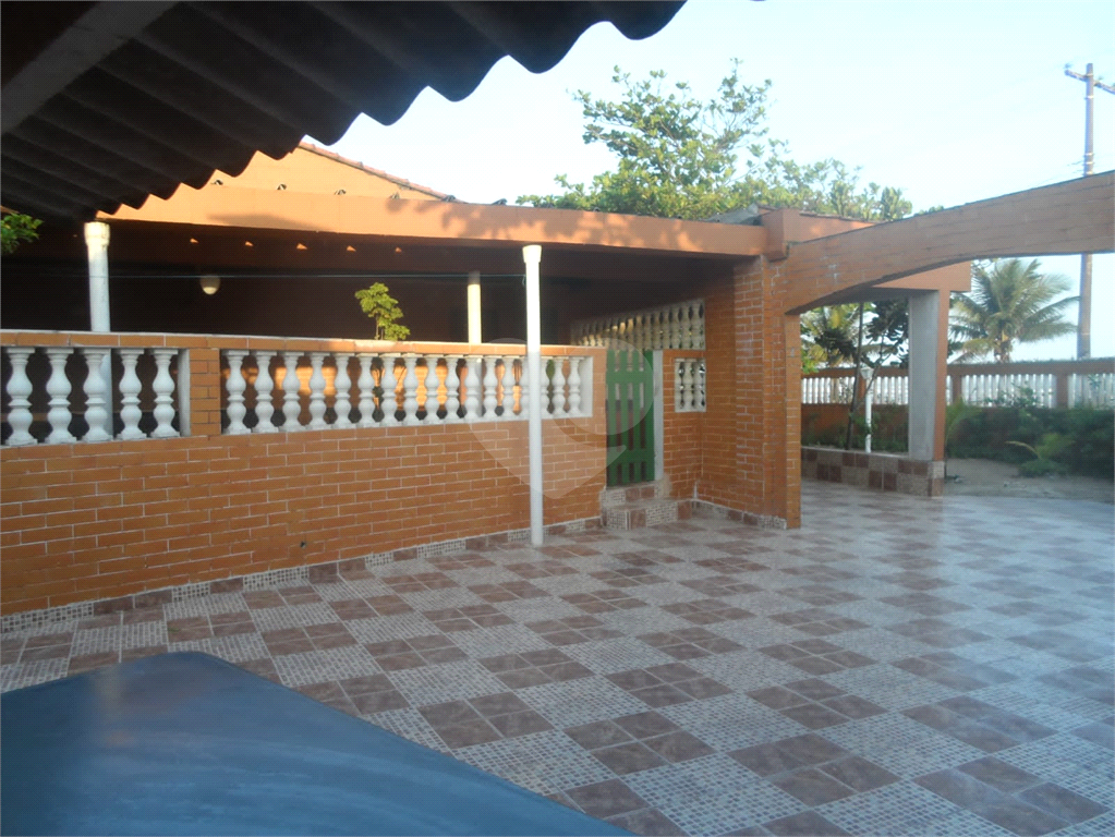 CASA ALTO PADRÃO EM MONGAGUÁ PÉ NA AREIA