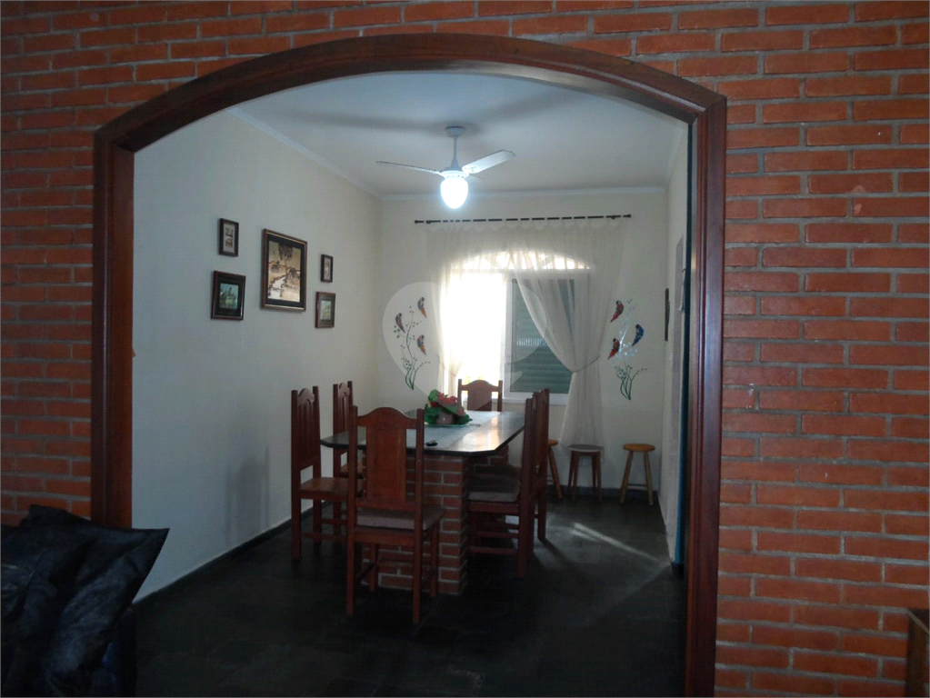 CASA ALTO PADRÃO EM MONGAGUÁ PÉ NA AREIA