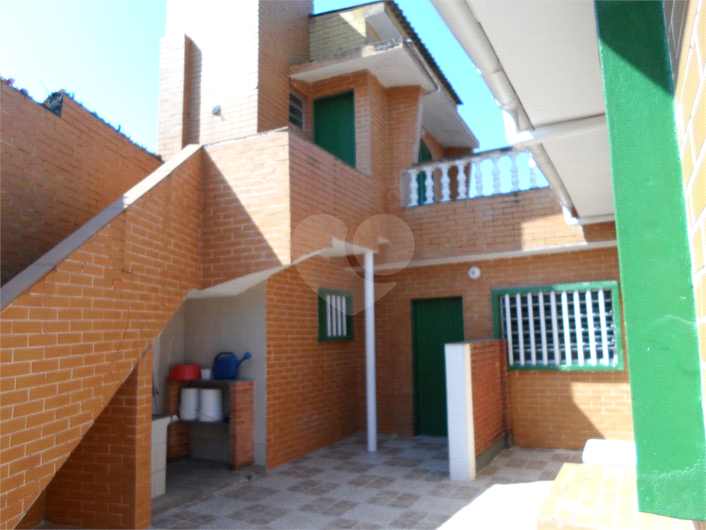 CASA ALTO PADRÃO EM MONGAGUÁ PÉ NA AREIA