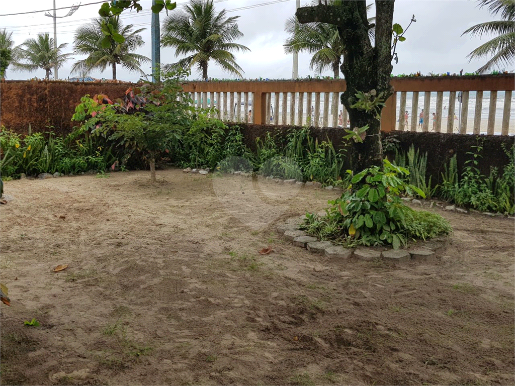 CASA ALTO PADRÃO EM MONGAGUÁ PÉ NA AREIA