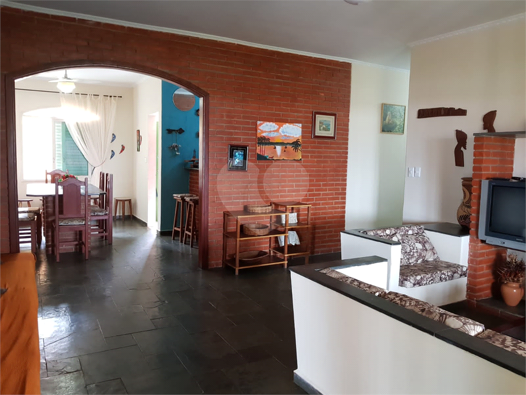 CASA ALTO PADRÃO EM MONGAGUÁ PÉ NA AREIA