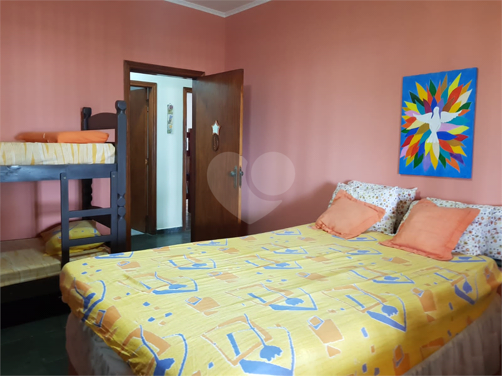 CASA ALTO PADRÃO EM MONGAGUÁ PÉ NA AREIA