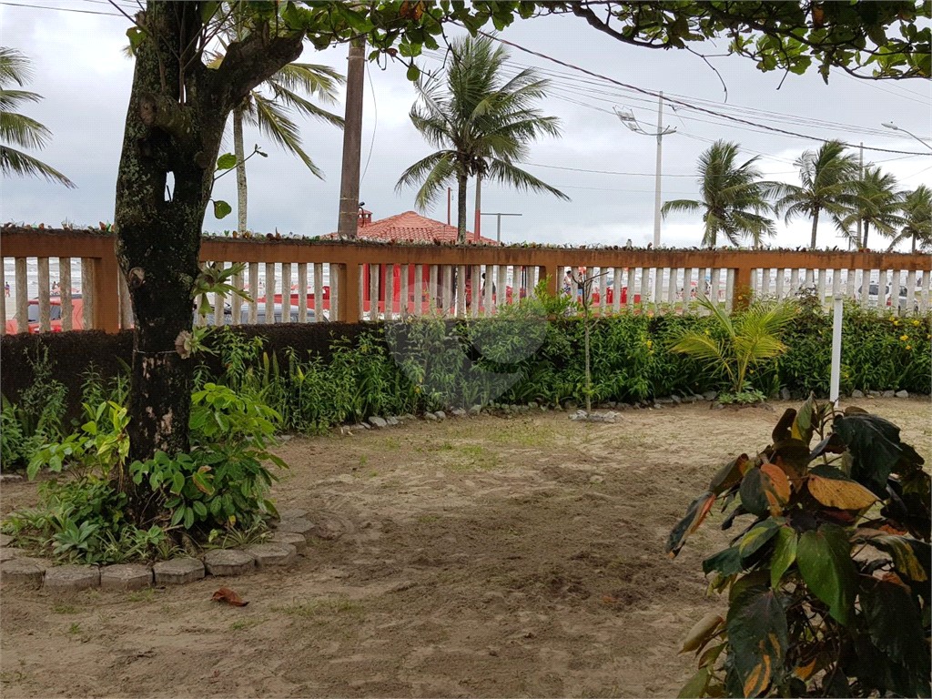 CASA ALTO PADRÃO EM MONGAGUÁ PÉ NA AREIA