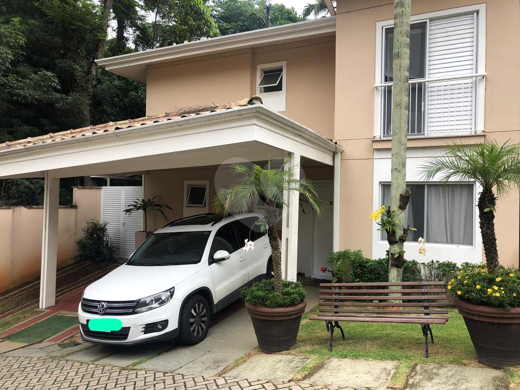 MARAVILHOSO SOBRADO CONDOMÍNIO FECHADO
