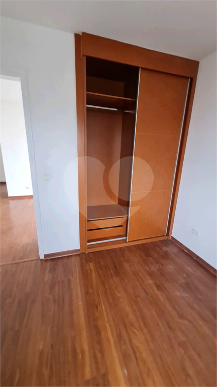 Excelente apartamento com 1 dormitório próximo à estação Praça da Árvore do metrô