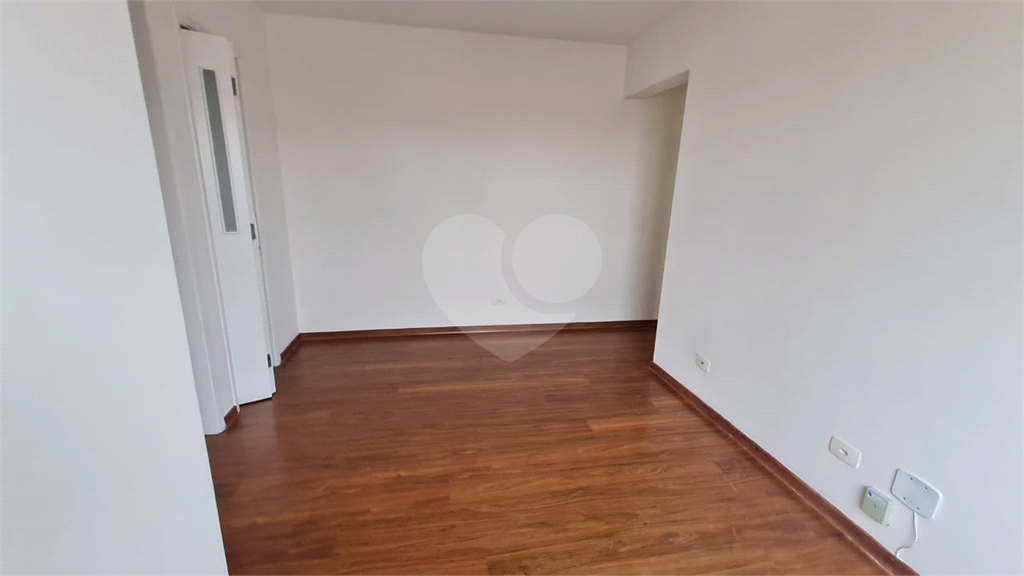 Excelente apartamento com 1 dormitório próximo à estação Praça da Árvore do metrô