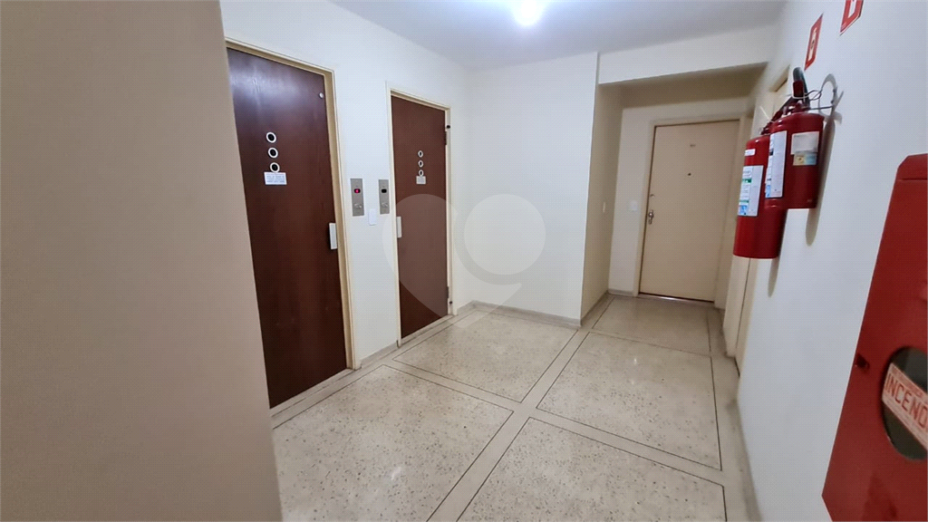 Excelente apartamento com 1 dormitório próximo à estação Praça da Árvore do metrô