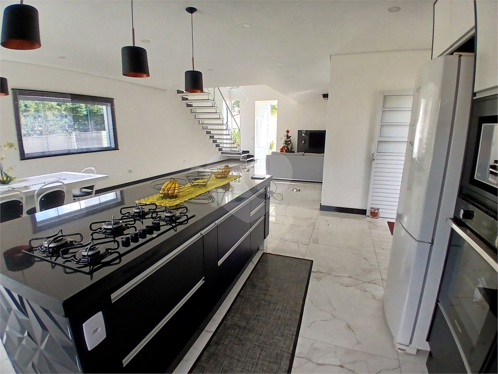 Alto Padrão no City América: 3 Suítes, 10 Vagas e Lazer Completo