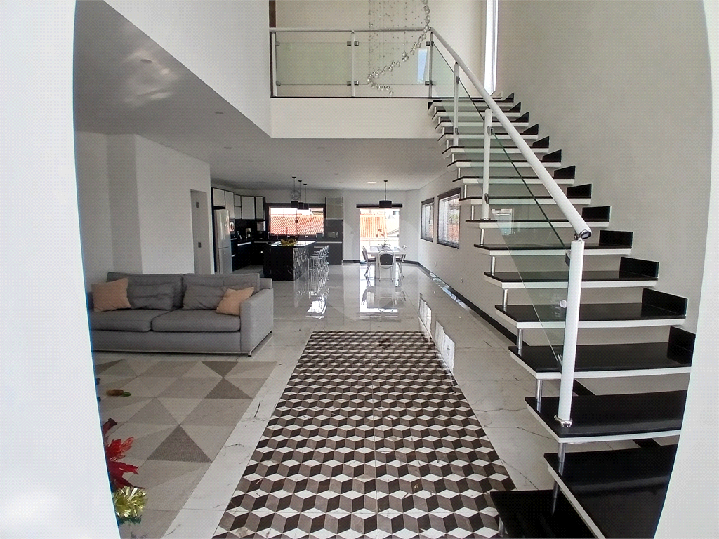 Alto Padrão no City América: 3 Suítes, 10 Vagas e Lazer Completo