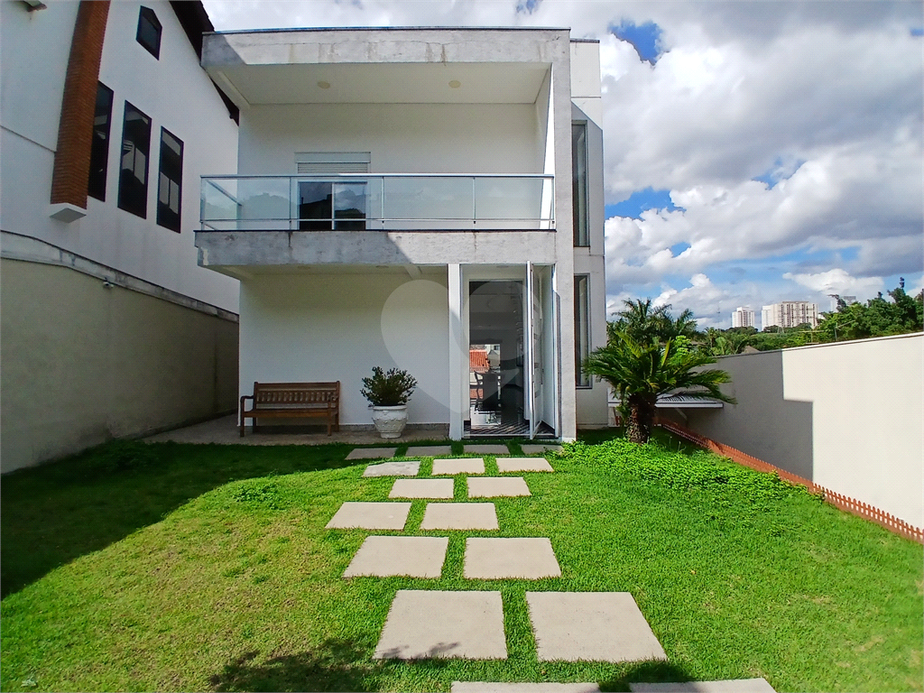 Alto Padrão no City América: 3 Suítes, 10 Vagas e Lazer Completo