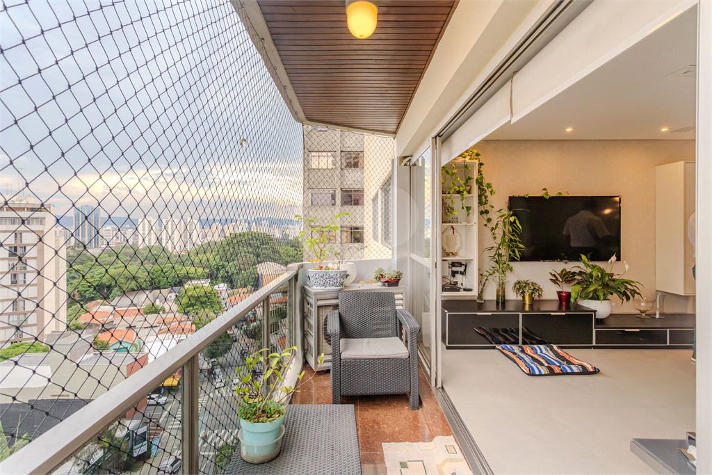 Apártamento - Perdizes - 3 Dormitórios - 156 m²