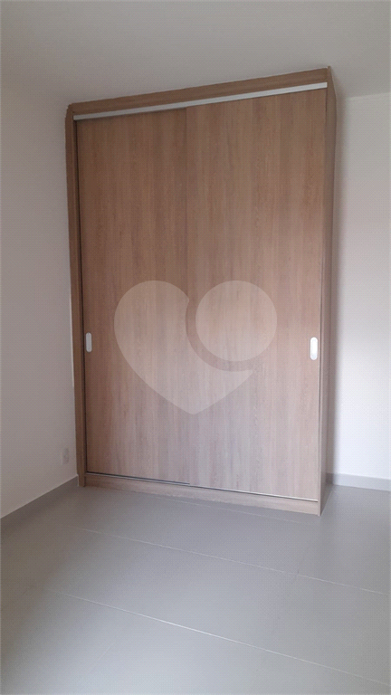 Sobrado para aluguel ou compra  com 3 quartos/suítes  2 vagas no Bairro da Água Fria