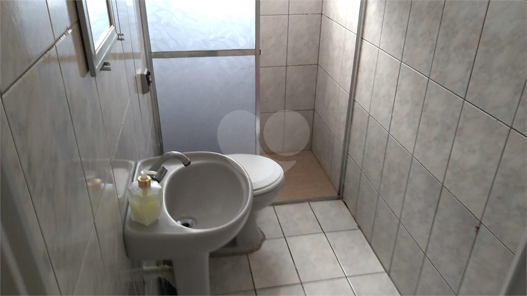 Casa á venda na  Vila Nivi- 200 m² sendo (20 x 10) , 2 casas e 2 salões 