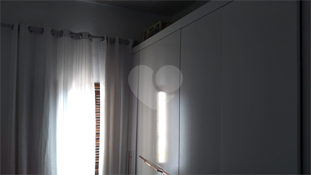 Casa á venda na  Vila Nivi- 200 m² sendo (20 x 10) , 2 casas e 2 salões 