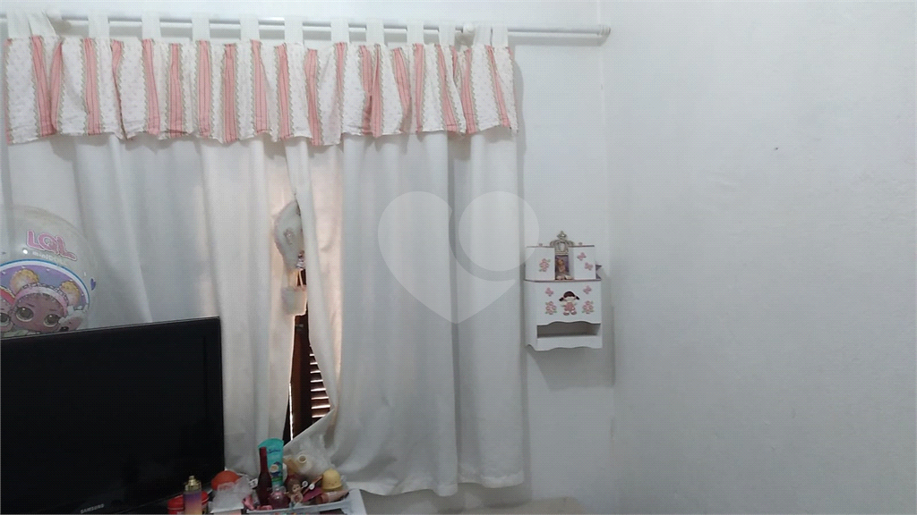 Casa á venda na  Vila Nivi- 200 m² sendo (20 x 10) , 2 casas e 2 salões 