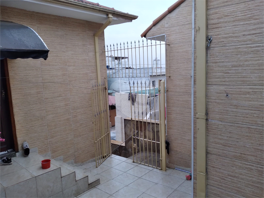 Casa á venda na  Vila Nivi- 200 m² sendo (20 x 10) , 2 casas e 2 salões 