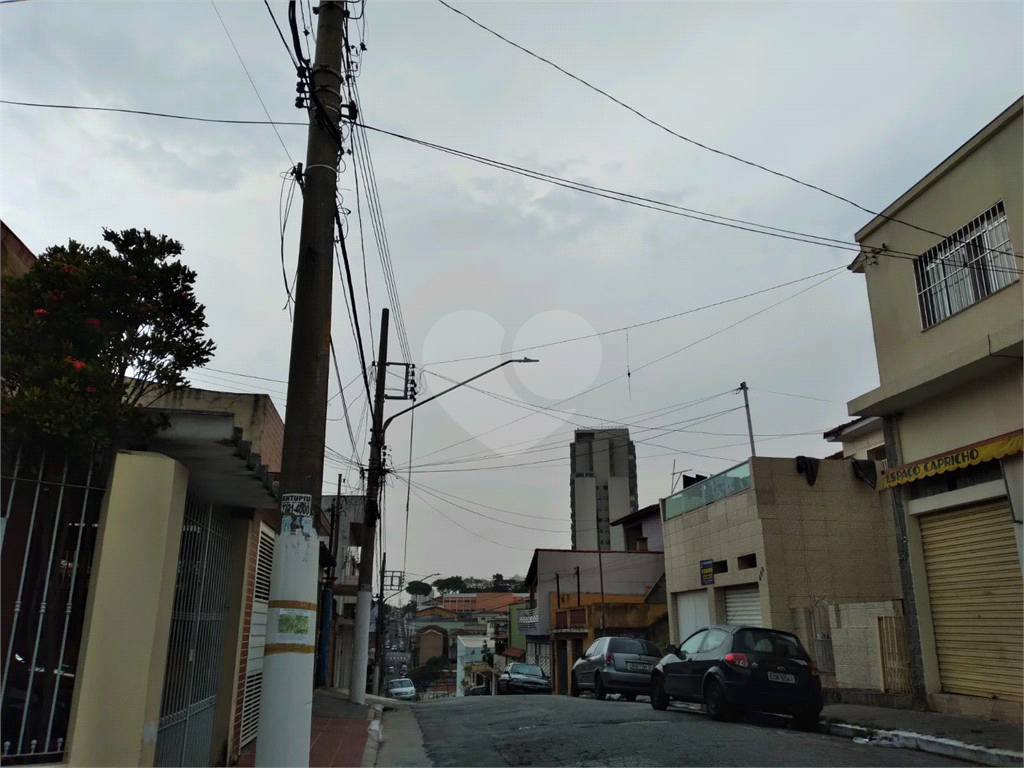 Casa á venda na  Vila Nivi- 200 m² sendo (20 x 10) , 2 casas e 2 salões 