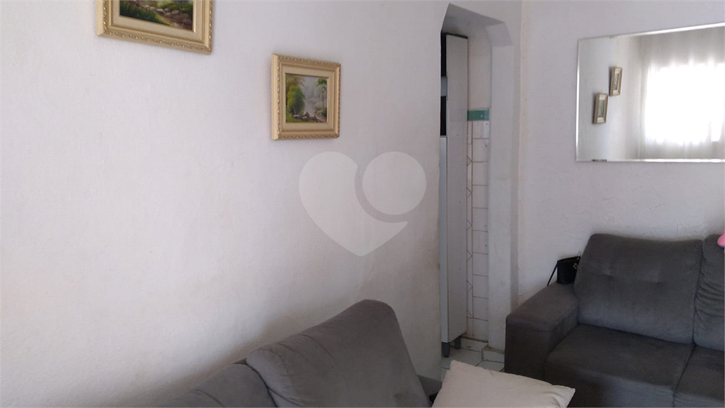 Casa á venda na  Vila Nivi- 200 m² sendo (20 x 10) , 2 casas e 2 salões 