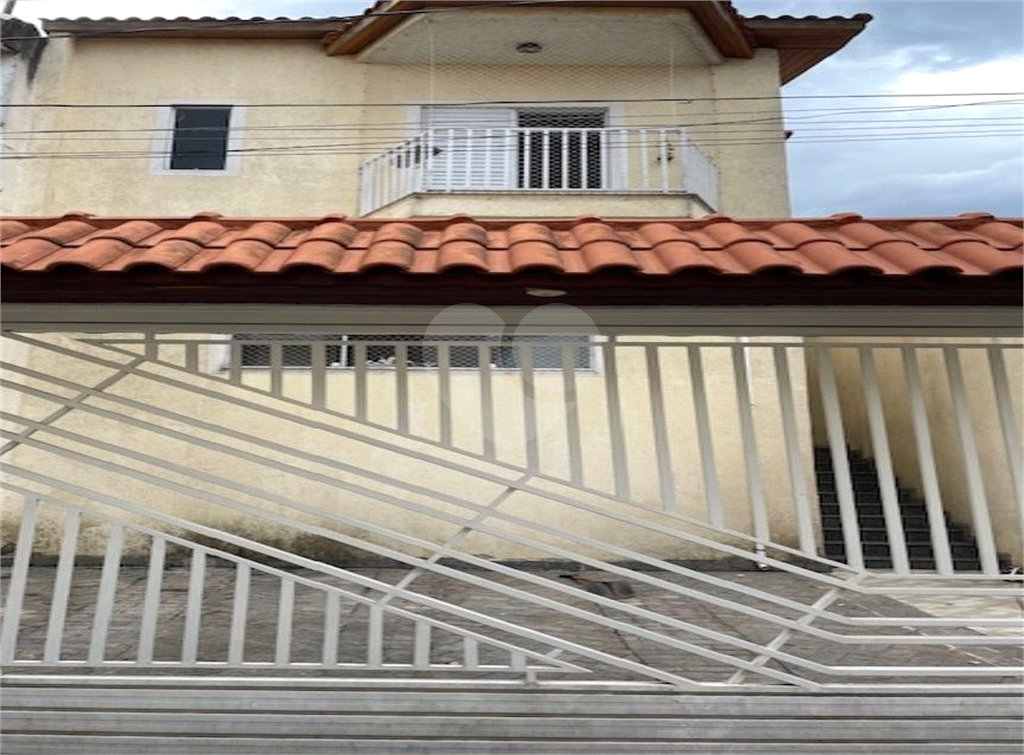 Sobrado amplo bem localizado!