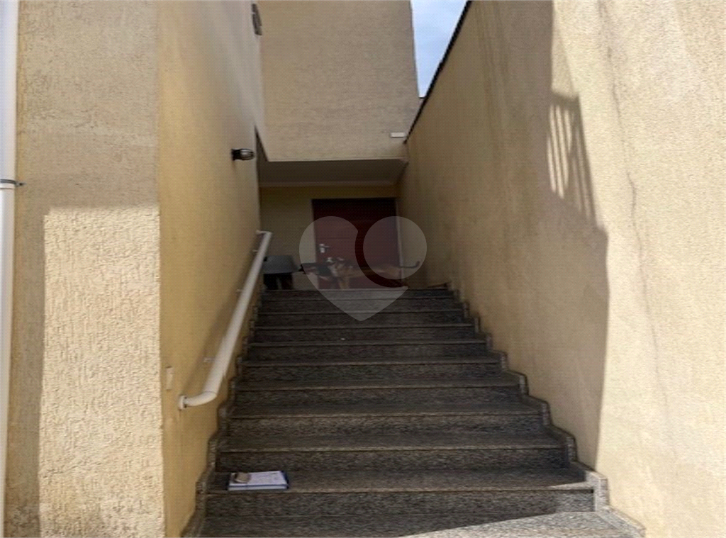 Sobrado amplo bem localizado!