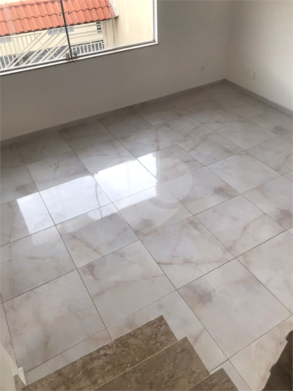 Sobrado amplo bem localizado!
