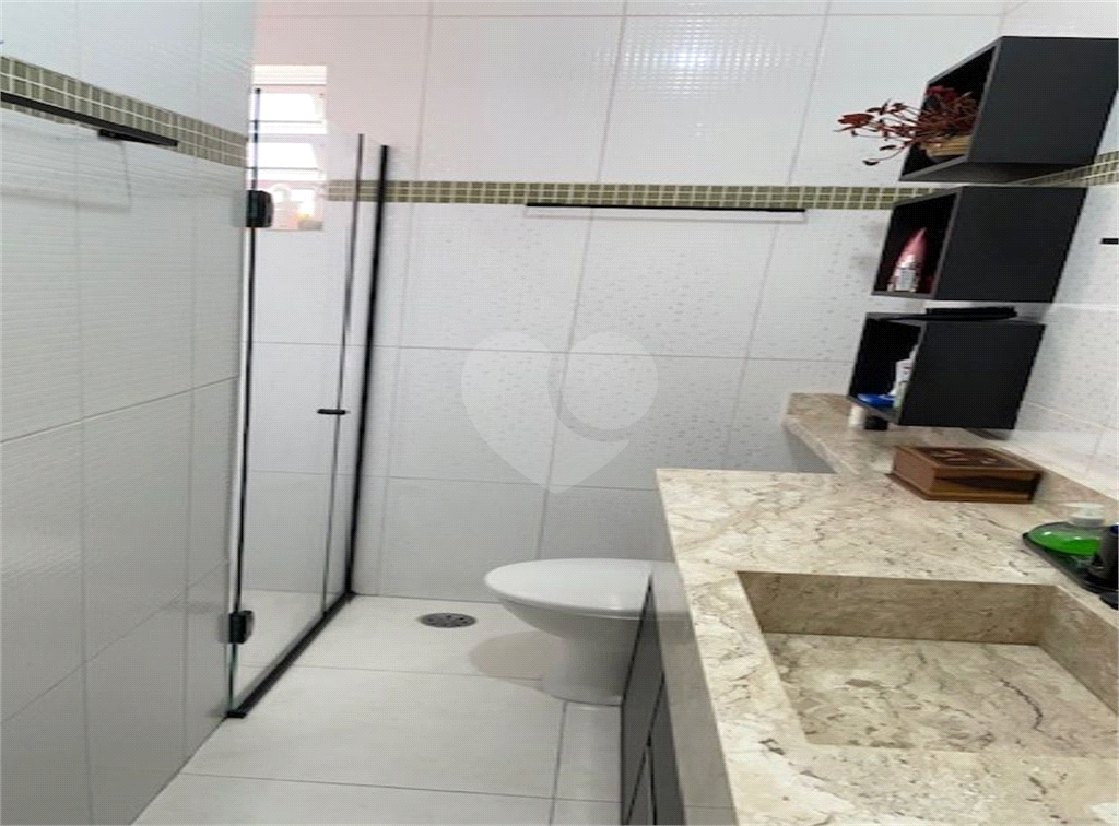 Sobrado amplo bem localizado!
