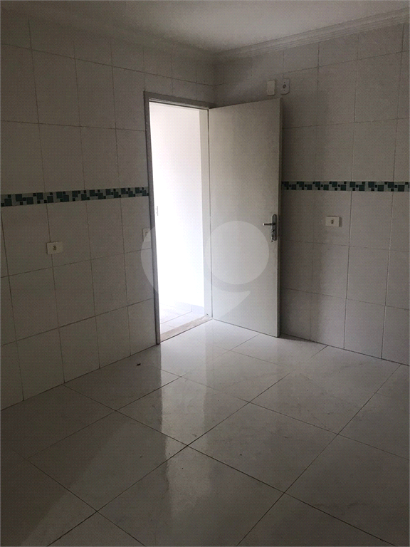 Sobrado amplo bem localizado!